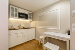 Cozy Downtown Studio