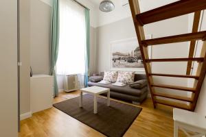 Cozy Downtown Studio