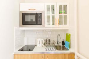 Vibrant Downtown Gem with AC