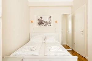 Vibrant Downtown Gem with AC