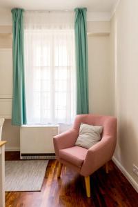 Vibrant Downtown Gem with AC