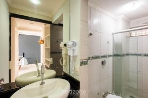 Apto 1 quarto a 100 m da Praia de Jatiúca BER0202