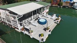 Unique River Houseboat Stay