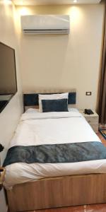 Red pyramids view hotels Foreiigners only - Full view