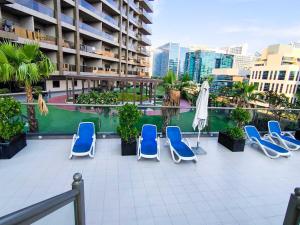 Cozy Spacious Studio in Downtown with Burj Khalifa View