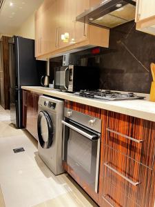 Cozy Spacious Studio in Downtown with Burj Khalifa View