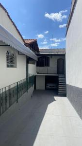 Quarto individual em casa na área nobre de Juiz de Fora