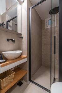 Belle Étage 4BD 3BA Apt Kypseli Athens