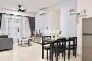 C180 Trader Park 3Room Balcony Free Parking #203