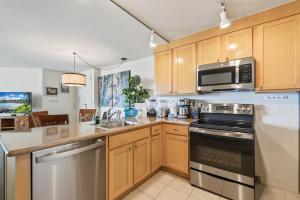 Kaanapali Shores 405- Oceanview 1 bedroom Resort condo, AC, and amenities!