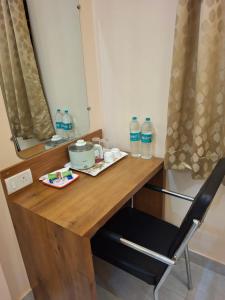 Shri Niwaas Varanasi -Forēigners Friendly, Parking-on-site Available, Near to Temple, Dashashwamedh Ghat and nearby attractions