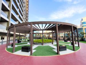 Cozy Spacious Studio in Downtown with Burj Khalifa View