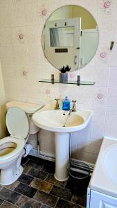 Traditional Kingston Flat With Garden-2 Bed