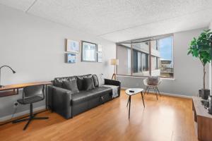 Modern Comfort Apartment Close to Metro & Shops