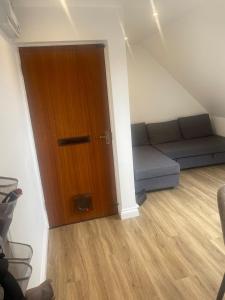 Modern 1 bedroom flat in useful location