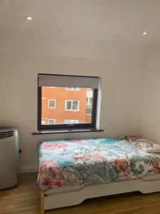 Modern 1 bedroom flat in useful location