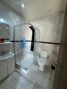 Charming Cyprus Getaway in Pfos - Garden View Holiday House