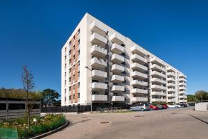 Piłsudskiego Central Apartment by BookingHost