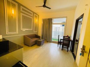 3-Star Stay with Swimming Pool Access Noida