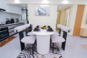 Smart 2BR Apt- Pool,Gym-Orchid Residency Westlands, NBO