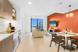 Chic Downtown - City Views Gym & Pool