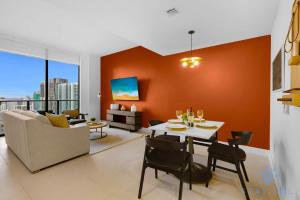 Chic Downtown - City Views Gym & Pool