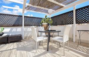 6 Bedroom Amazing Home In Noto