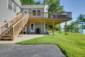 Walk to Lake Winnisquam Access Cozy Retreat