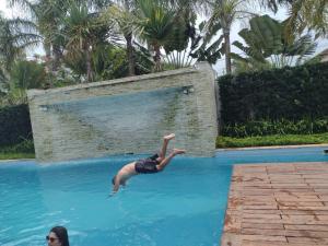 Apartamento até 8 pessoas - Cond Monte Carlo - Praia Grande - Ubatuba - 150m da praia