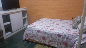 Casa 85 m2 no FORTE 2 quartos campinho piscinas 2 vagas no estacionamento portaria ar condicionado para 8 pessoas