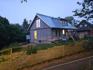 Nyrenoverad stor villa 15 mintuer från Göteborg centrum