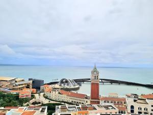 Green Hillside Apartment