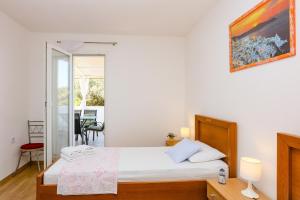 Apartments with parking space Razanj, Rogoznica - 17328