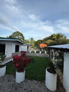 Casa Zafiro 2 bdr beach house AC WIFI BBQ