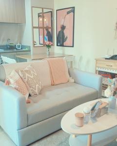 Modern 2BR Retreat Perfect for Groups near Greenhills
