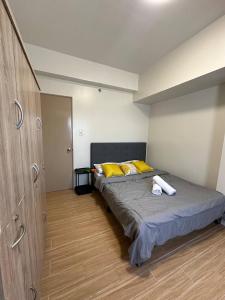 1Bedroom, living room w balcony ADHI staycation