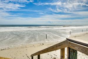 Steps to Ocean, Pool Access! Daytona Beach Gem
