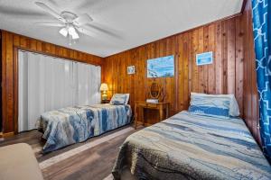 Coastal Haven Cottage- Beach, Shopping, Fun