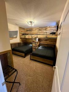 No Wake Lake Escape Gameroom Dual Masters Dock