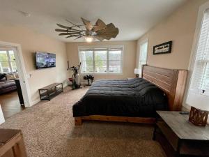 No Wake Lake Escape Gameroom Dual Masters Dock