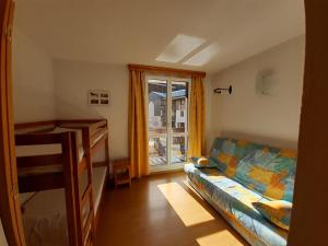 Appartement 3 pièces pour 6 personnes, balcon, skis à 50m, parking gratuit - FR-1-561-69