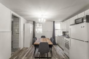 Spacious 3BR Apartment in Kips Bay - Central Manhattan Location!