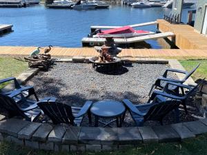 2 Rivers Inn The Thousand Islands - LUXURY WATERFRONT SUITE & WALKOUT