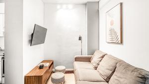 2 Bedroom Apartment in Midtown Manhattan - Near NYC Icons!