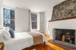 Excellent Location - 3 Bedroom Apartment in Midtown Manhattan!