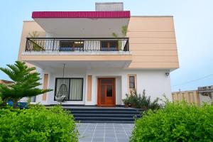 3 BHK Farm w pool & jacuzzi in jaipur