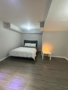 Beautiful&Spacious 2 Bedroom Basement Family Suite