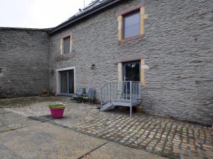 Farmhouse cottage in the Ardennes with hot tub, billiards &modern comforts