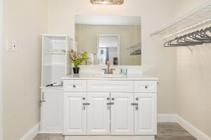 2050 E IRLO BRONSON 1BED