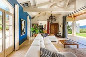 Tropezian Villa With Sea And Vineyard Views